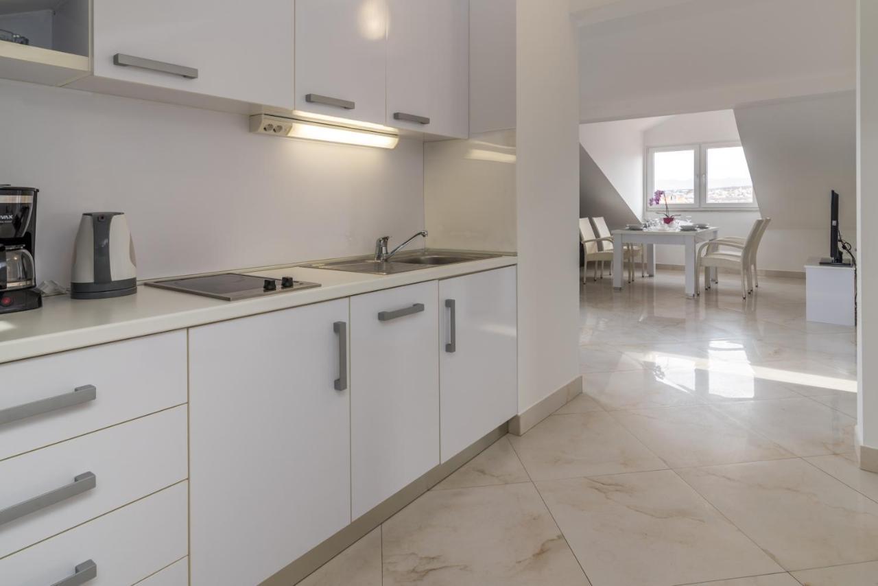 Apartments & Rooms Lavanda มาลินสกา ภายนอก รูปภาพ