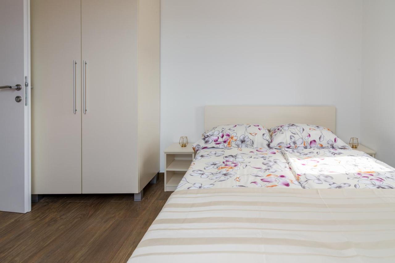 Apartments & Rooms Lavanda มาลินสกา ภายนอก รูปภาพ