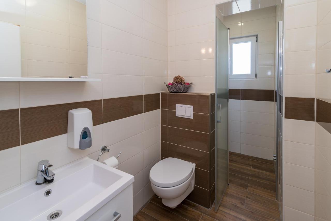 Apartments & Rooms Lavanda มาลินสกา ภายนอก รูปภาพ