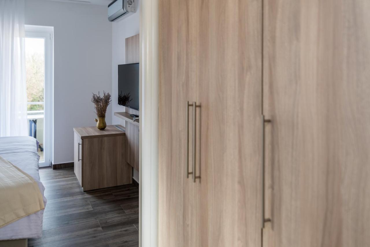 Apartments & Rooms Lavanda มาลินสกา ภายนอก รูปภาพ